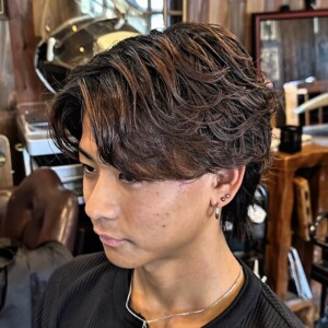 フェザーパーマ

埼玉県川口市でかけられるメンズのパーマ
